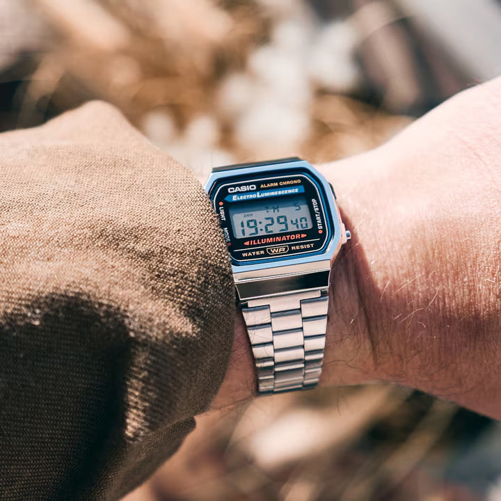 A168WA-1W Casio Reloj Casio Original A168WA-1W Negro con Detalles Dorados – Diseño Retro y Multifunción - Reloj Original en Perú