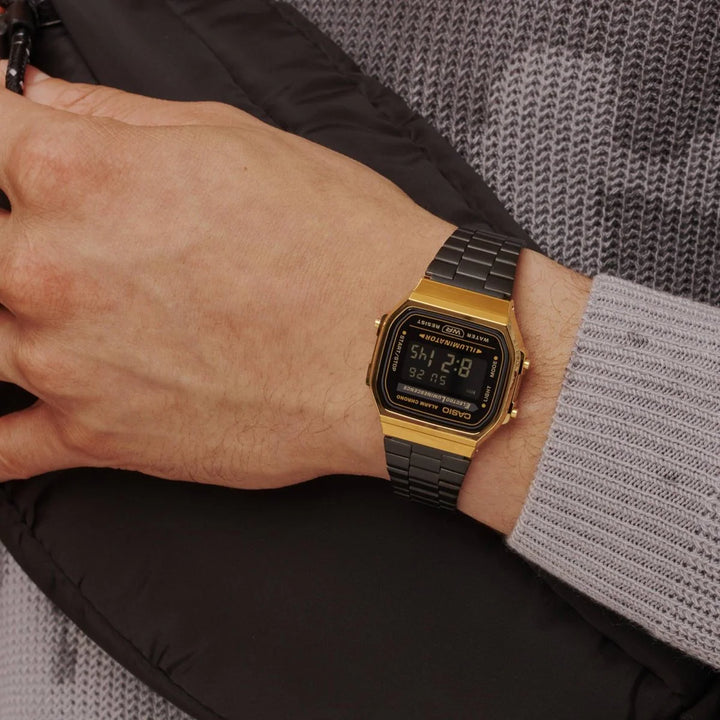 Reloj Casio Original A168WEGB-1B Negro con Detalles Dorados – Diseño Retro y Multifunción