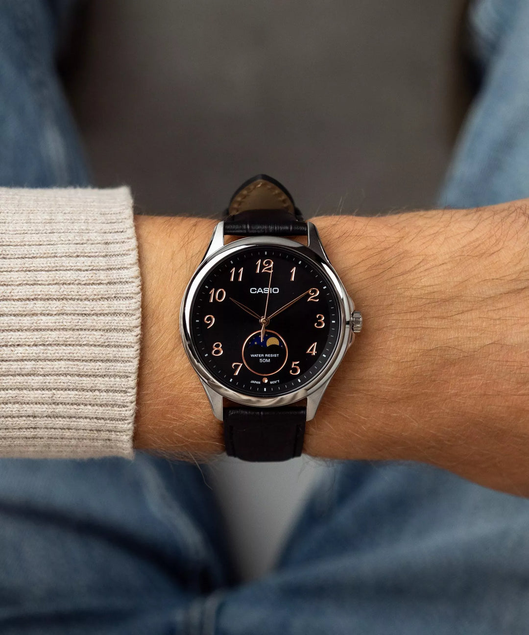 Reloj Casio MTP-M110L-1AER Cuero Negro con Fase Lunar para Hombre - 42.5mm