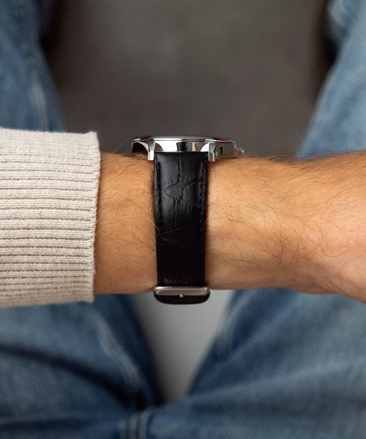 Reloj Casio MTP-M110L-1AER Cuero Negro con Fase Lunar para Hombre - 42.5mm