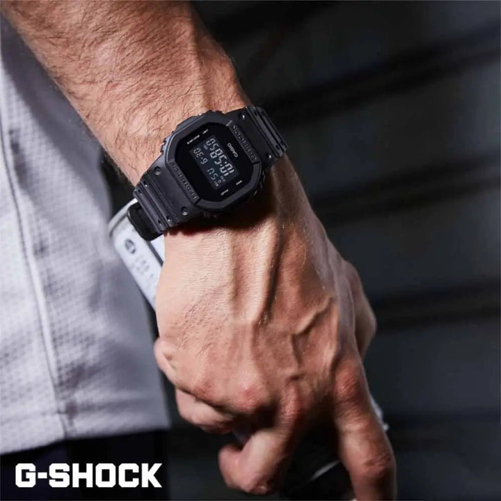 RELOJ G-SHOCK DW-5600BB-1 Original - NEGRO Digital - G-Shock en Perú | Jherr Jewelry
