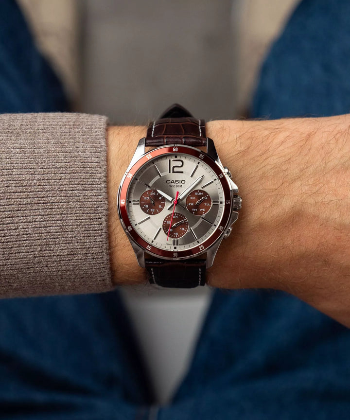 Reloj Casio Hombre MTP-1374L-7A1VEF — Multifunción Analógico con Correa de Cuero en acero inoxidable y diseño elegante.