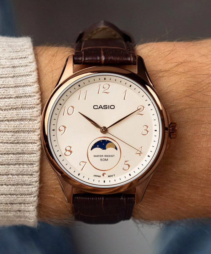 Casio MTP-M110RL-5AV reloj hombre fase lunar oro rosa correa cuero marrón cocodrilo esfera champagne analógico cuarzo 42.5mm resistente agua 50m