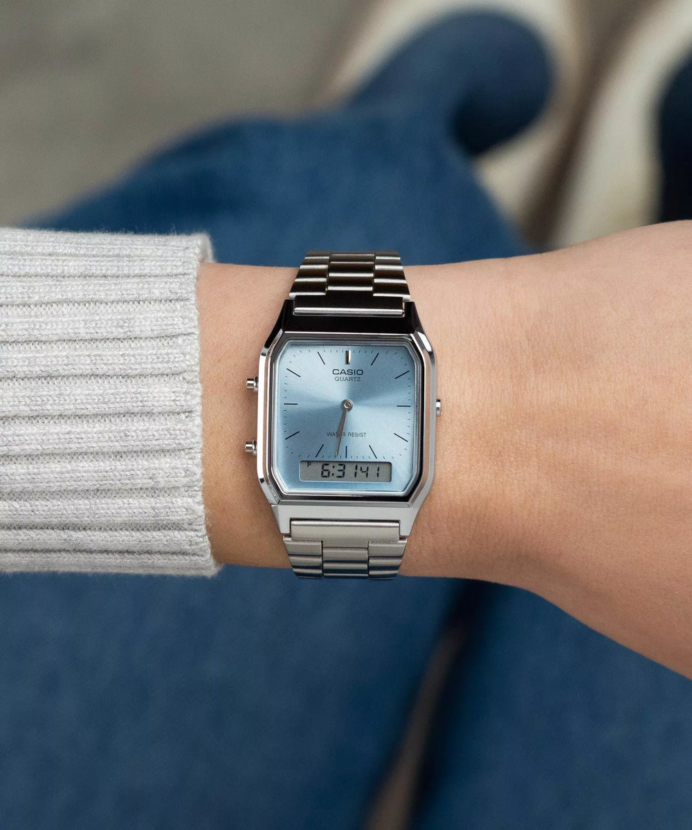 Reloj Casio AQ-230A-2A1 Original Retro - Dual Display Analógico Digital con Esfera Azul Cielo - Casio en Perú | Jherr Jewelry