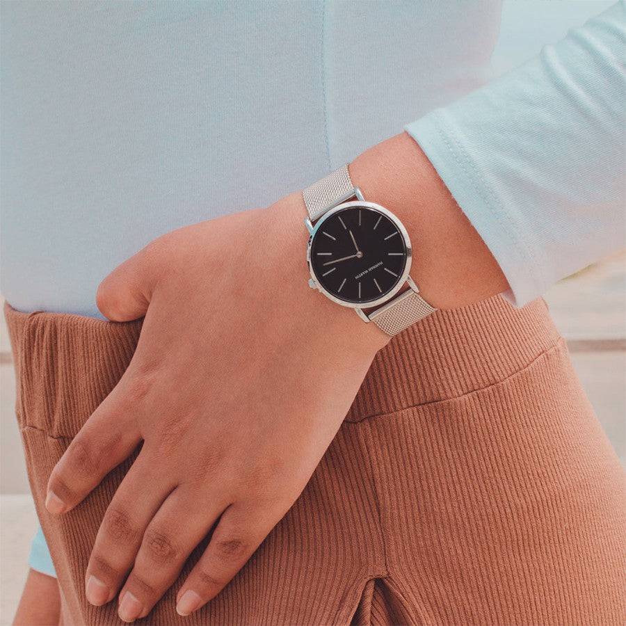 Reloj Hannah Martin Plata Esfera Negra con Correa Mesh Plateada - Diseño Minimalista 36mm - Hannah Martin en Perú | Jherr Jewelry