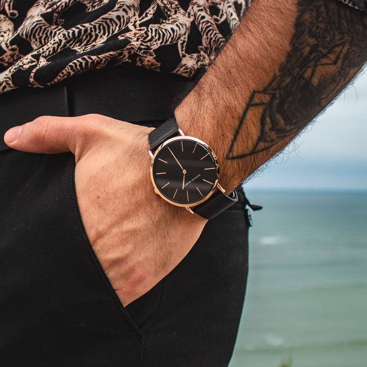 Reloj Hannah Martin para hombre malla plateada esfera negra - Hannah Martin en Perú | Jherr Jewelry